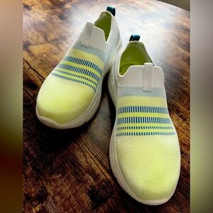 Skechers | GOwalk Hyperburst Rapid Highway Slip-On Sneaker. Size: 6.